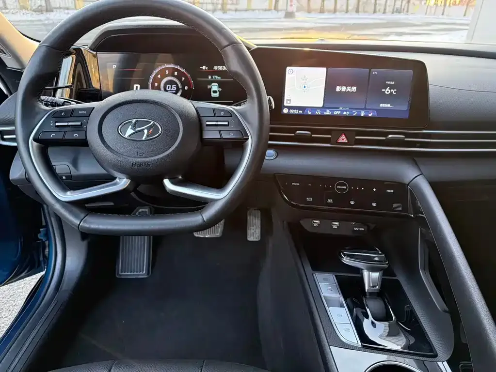 Hyundai Elantra 2022 из CN, фото 3