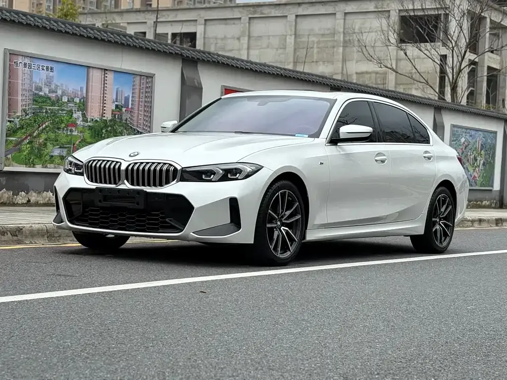 BMW 3 Series 2023 из CN, фото 1