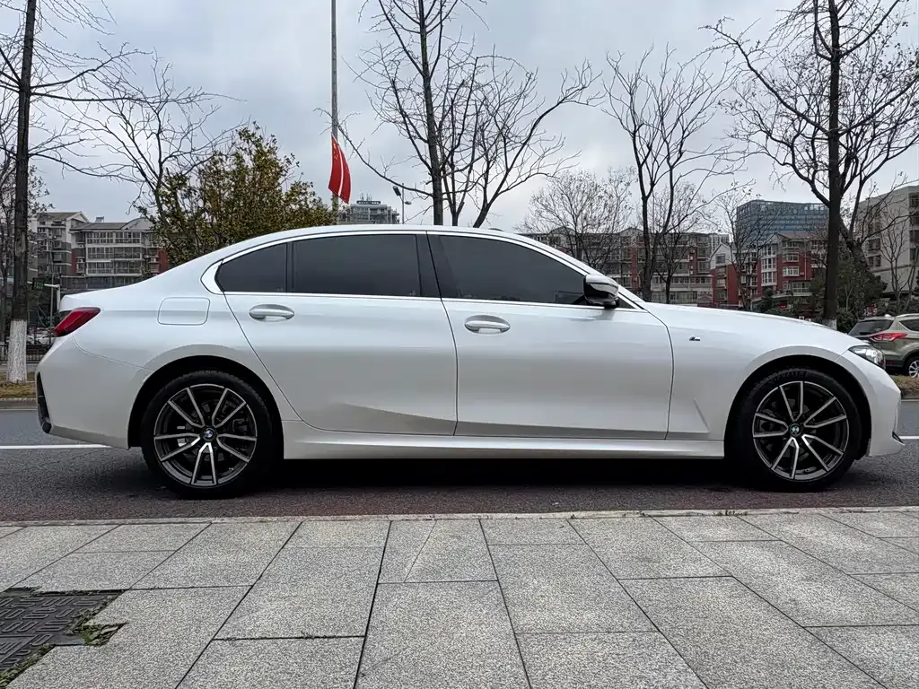 BMW 3 Series 2023 из CN, фото 10