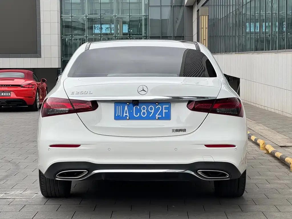 Mercedes-Benz E-Class — фото 10