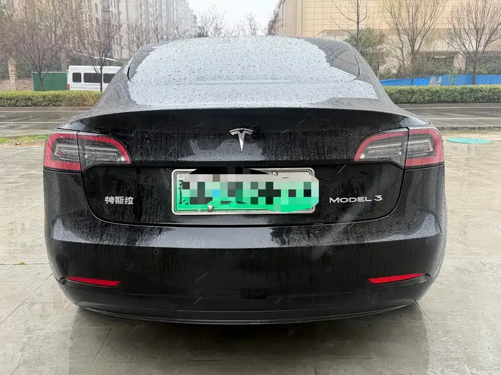 Tesla Model 3 — фото 8