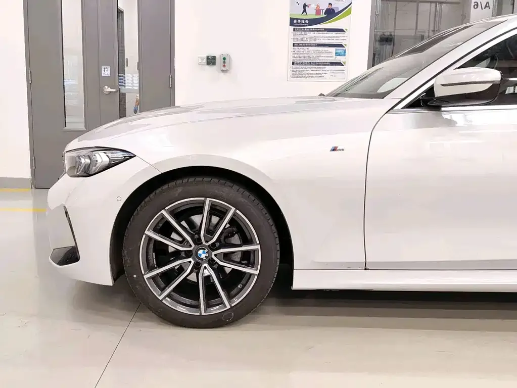 BMW 3 Series 2025 из CN, фото 3