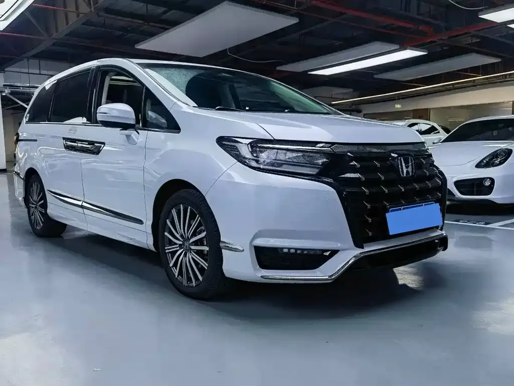 Honda Elysion 2024 из CN, фото 10