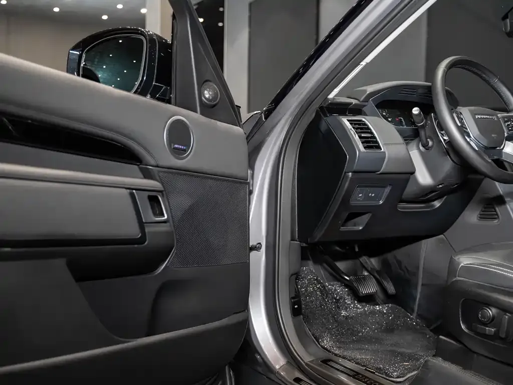 Land Rover Discovery 2024 из CN, фото 9