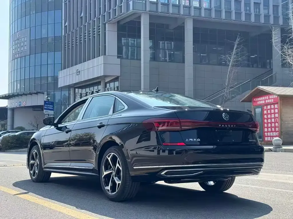 Volkswagen Passat — фото 4