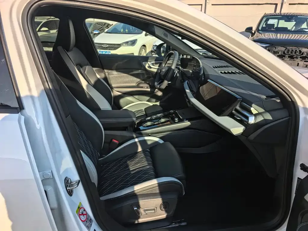 Audi A5L 2025 из CN, фото 5