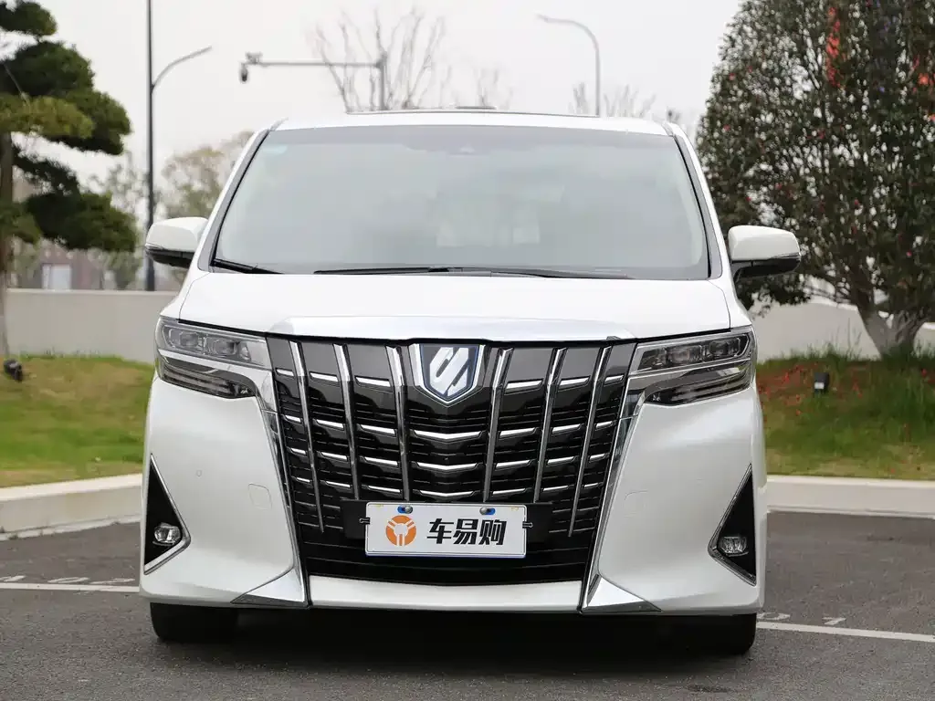 Toyota Alphard — фото 4