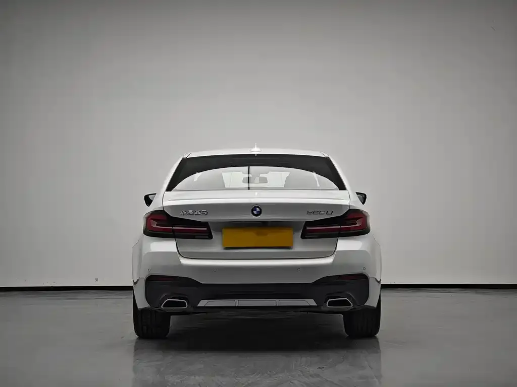BMW 5 Series — фото 4