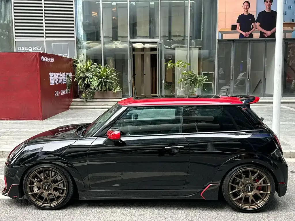MINI JCW (John Cooper Works) 2025 из CN, фото 10