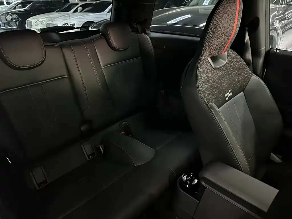 MINI JCW (John Cooper Works) 2025 из CN, фото 4