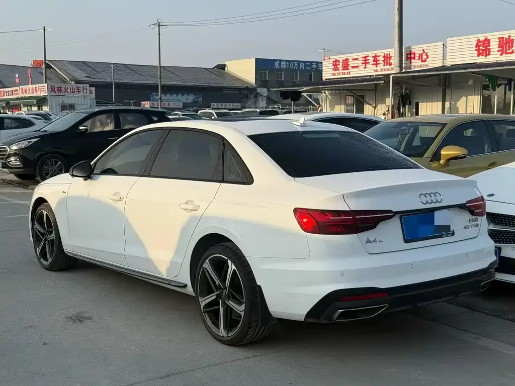 Audi A4L 2024 из CN, фото 5