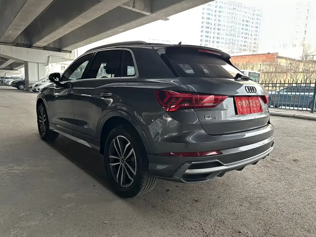 Audi Q3 — фото 10