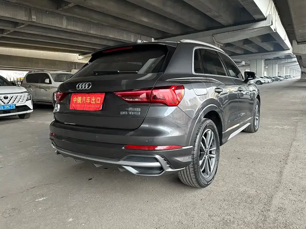 Audi Q3 — фото 8