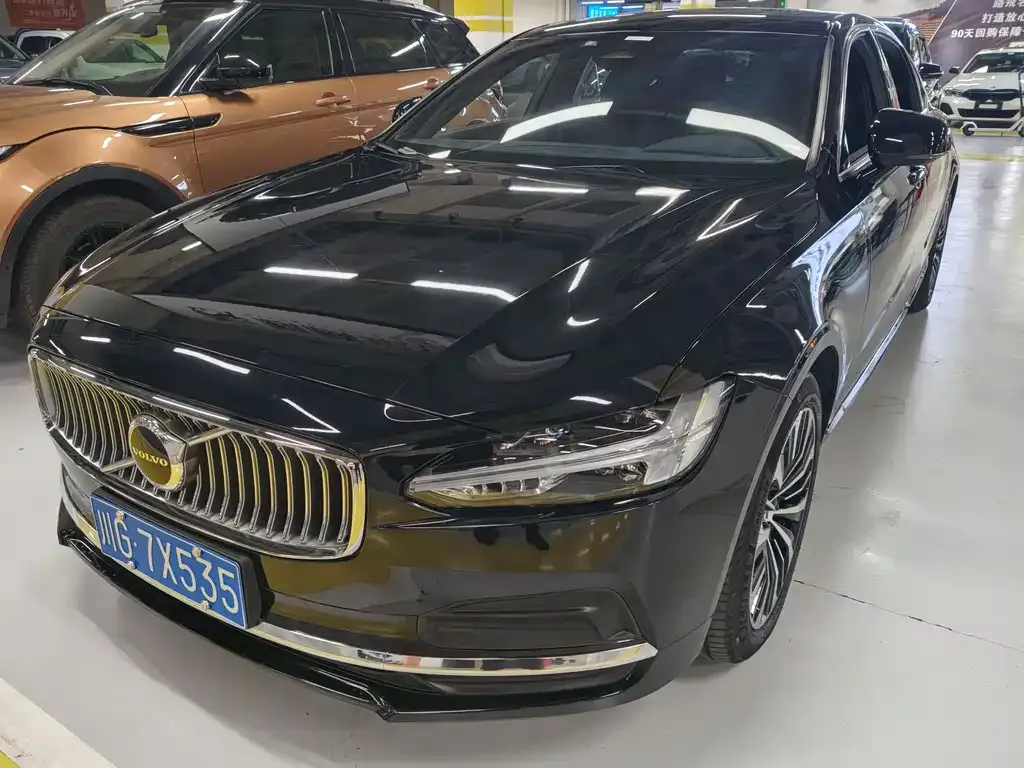 Volvo S90 — фото 1
