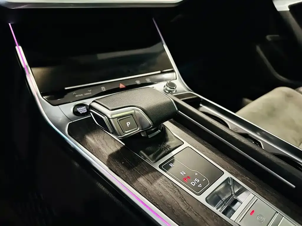 Audi A6L 2023 из CN, фото 8