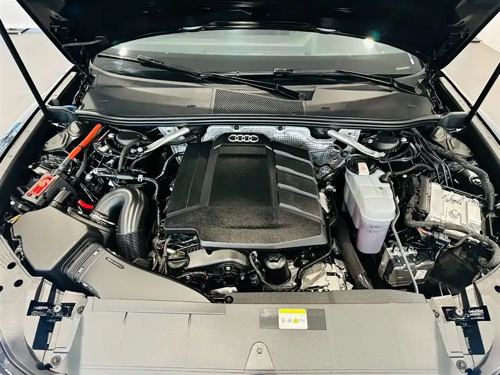Audi A6L 2023 из CN, фото 7