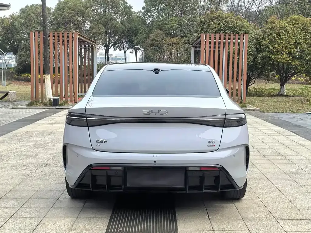 BYD Seal — фото 6
