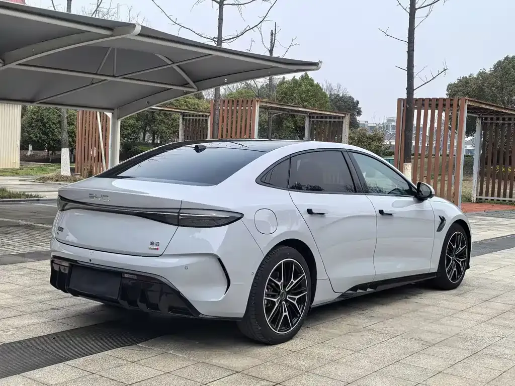 BYD Seal — фото 4