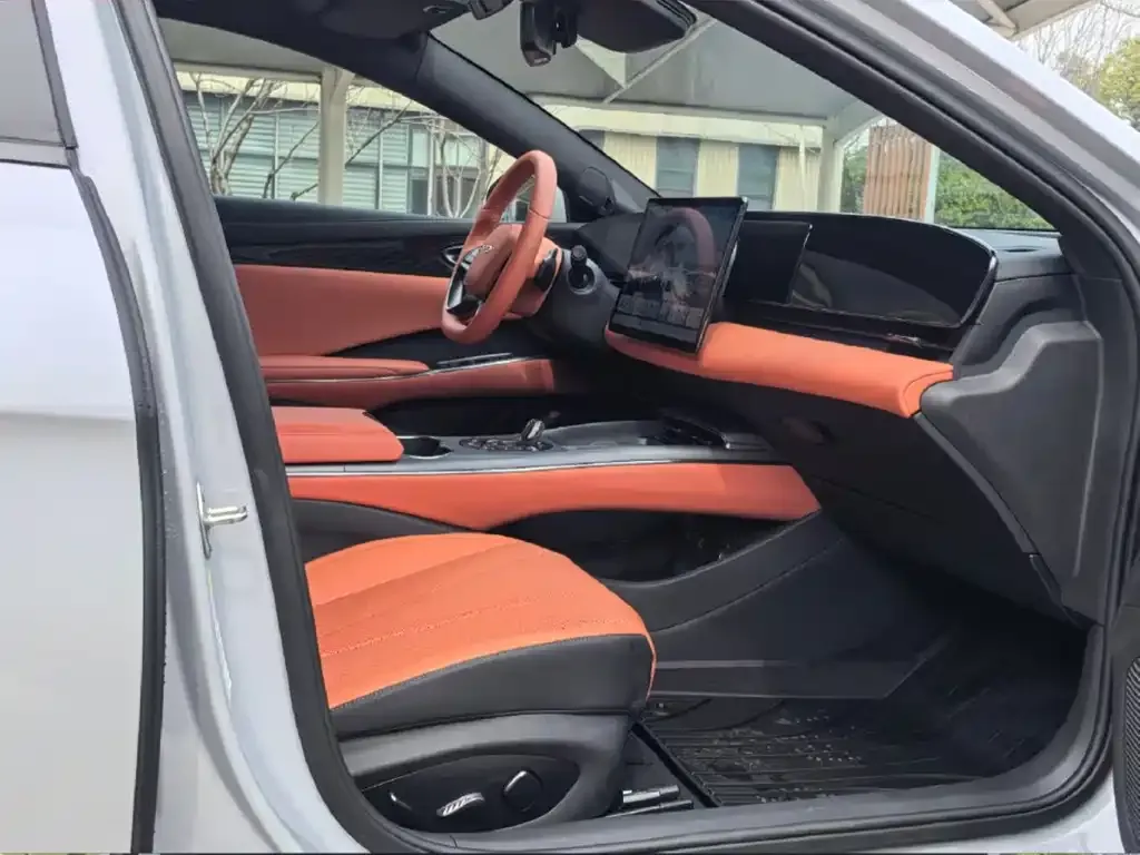 BYD Seal — фото 2