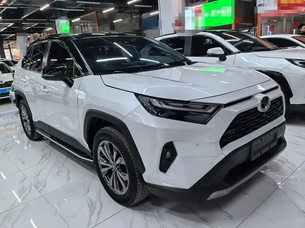 Toyota RAV4 — фото 7