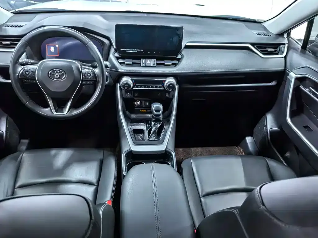 Toyota RAV4 — фото 3