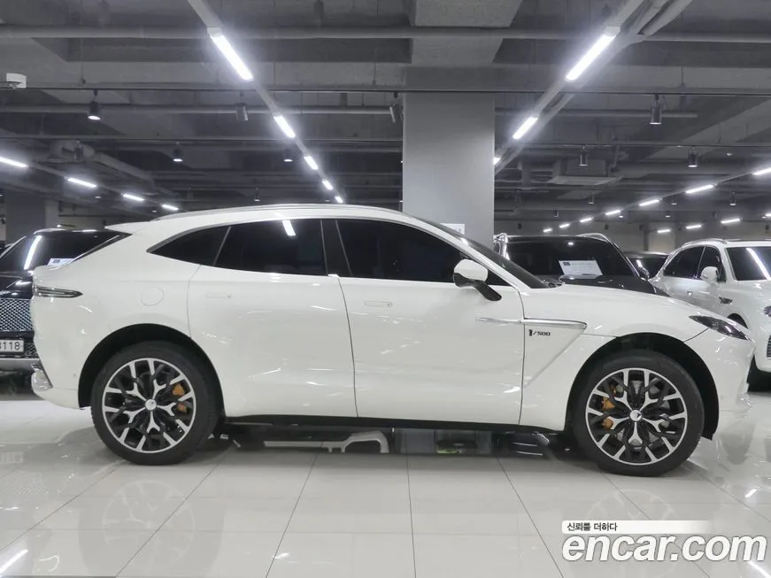 Aston Martin DBX 2021 из KR, фото 5