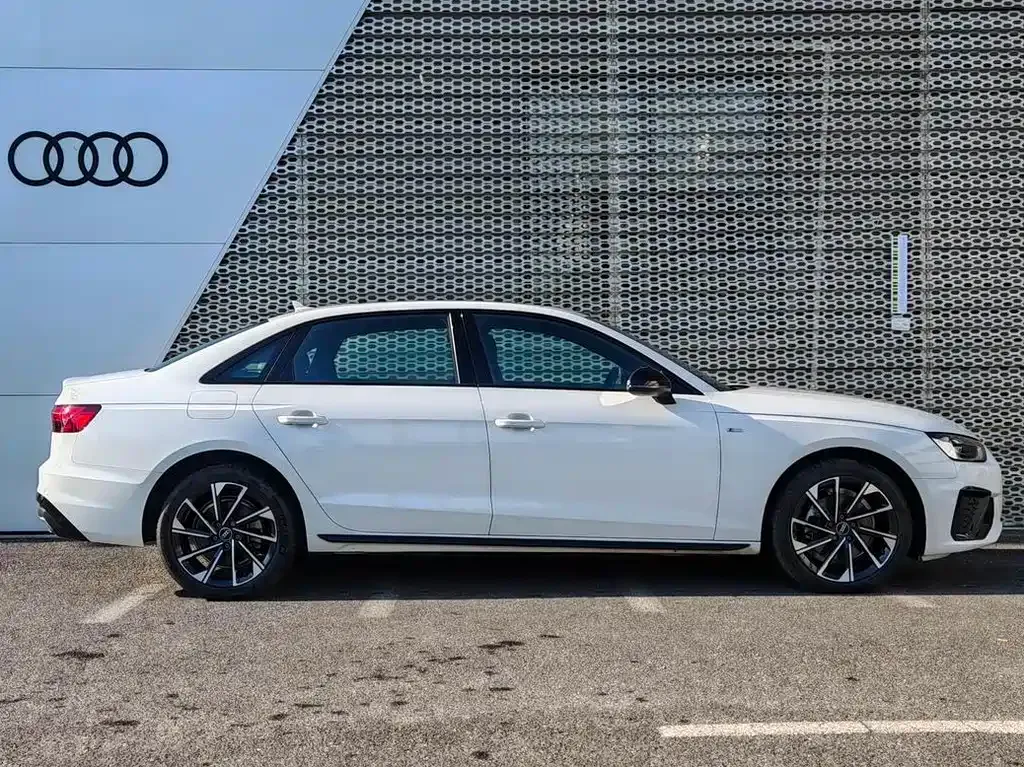 Audi A4L — фото 9
