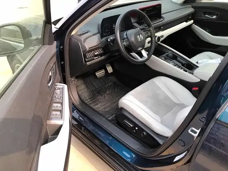 Honda Accord New Energy 2023 из CN, фото 10
