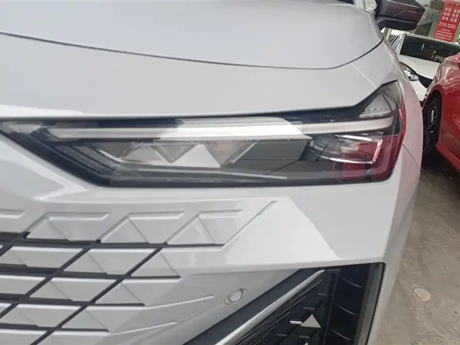 Changan UNI-V 2022 из CN, фото 2