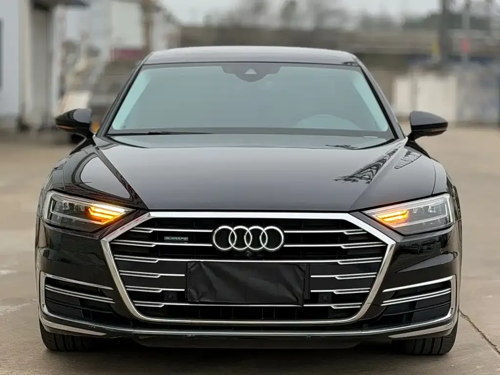 Audi A8 — фото 6