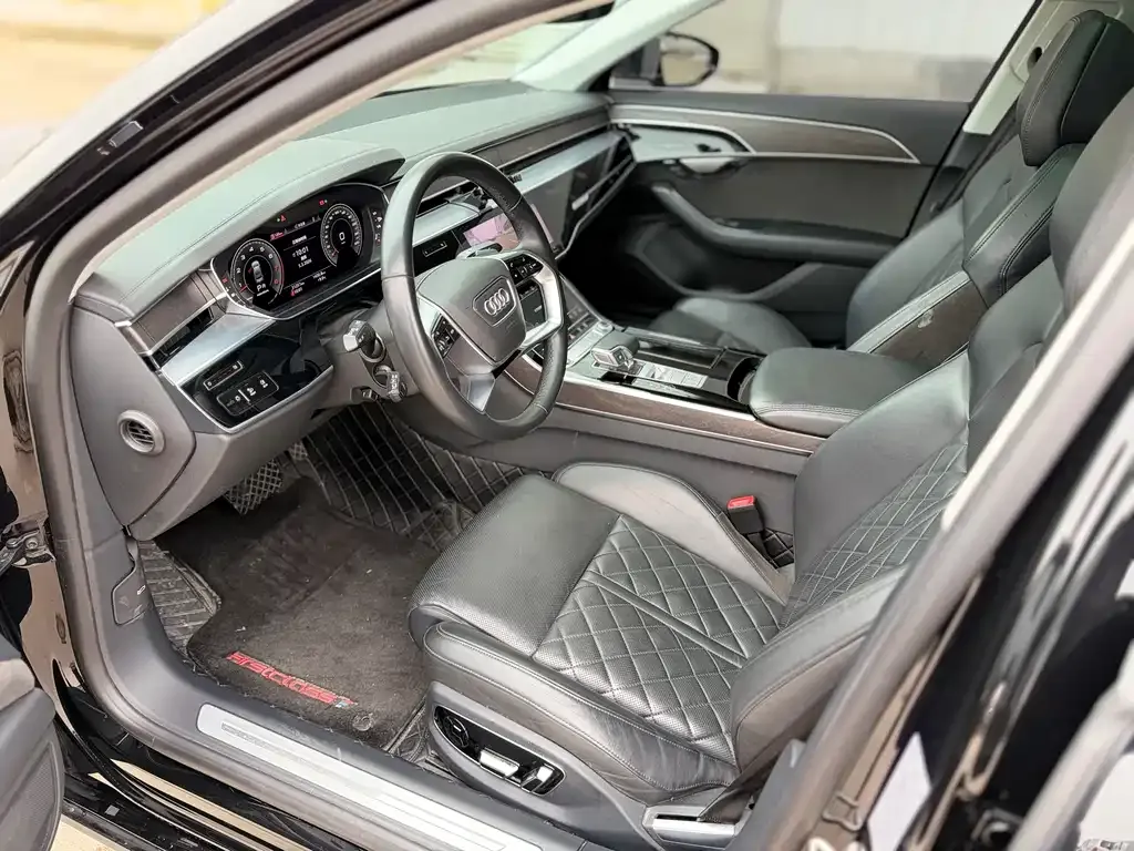 Audi A8 — фото 3