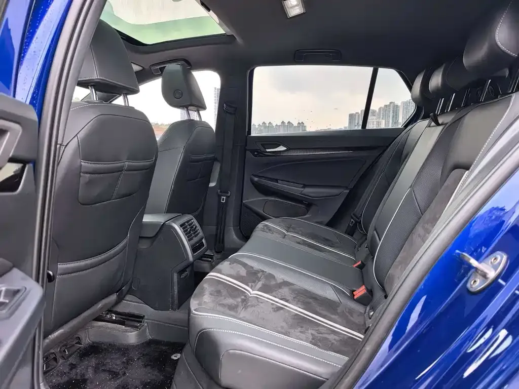 Volkswagen Golf 2021 из CN, фото 3