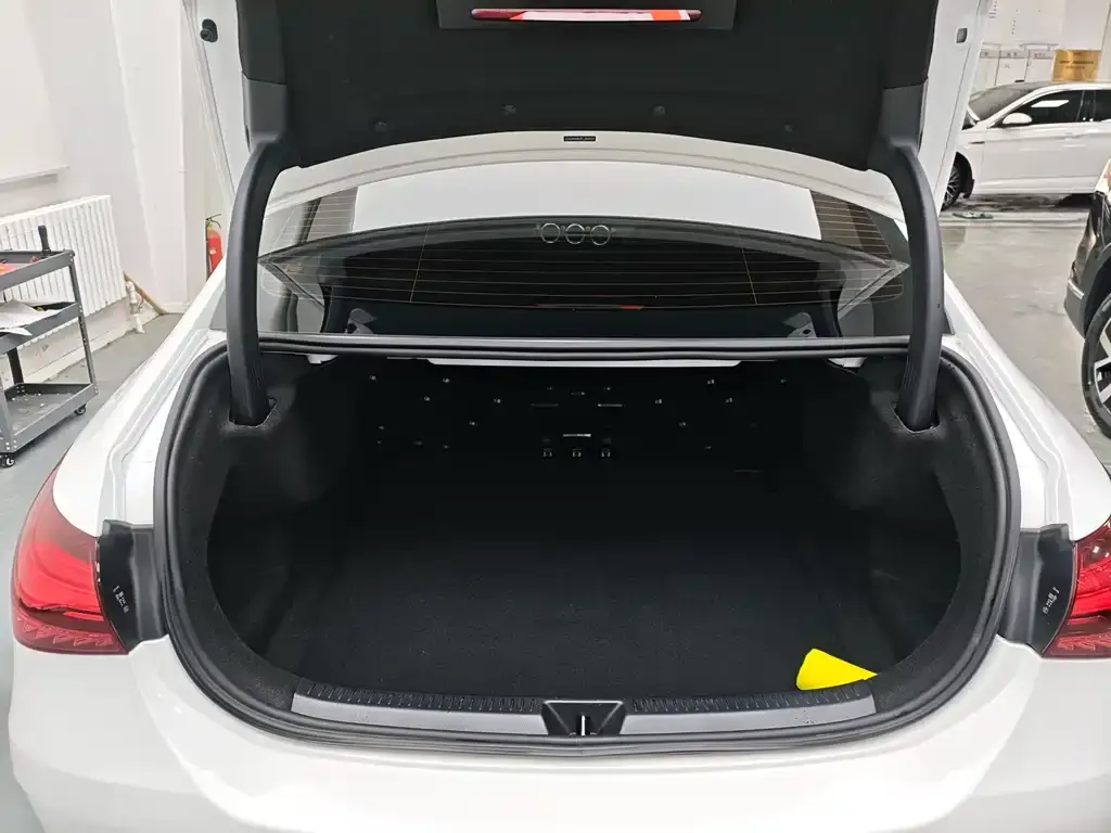 Mercedes-Benz A-Class 2023 из CN, фото 4