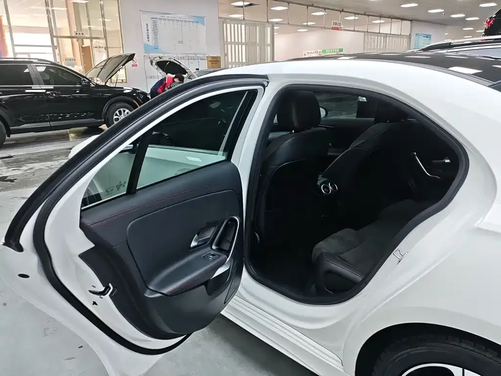 Mercedes-Benz A-Class 2023 из CN, фото 6