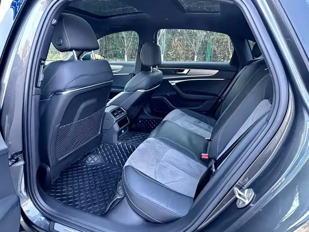 Audi A6L 2021 из CN, фото 6