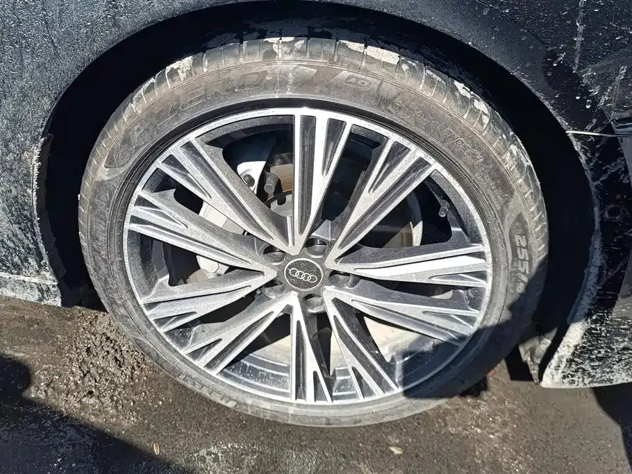 Audi A6L 2024 из CN, фото 10