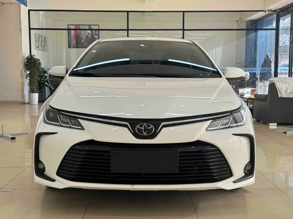 Toyota Corolla — фото 9