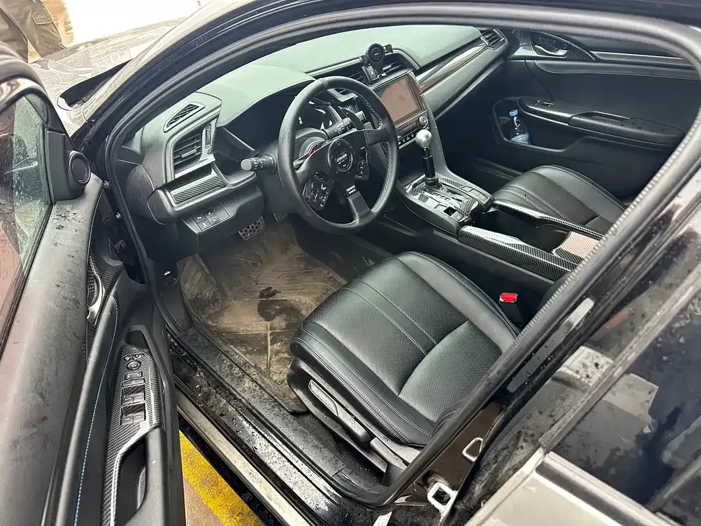 Honda Civic — фото 10