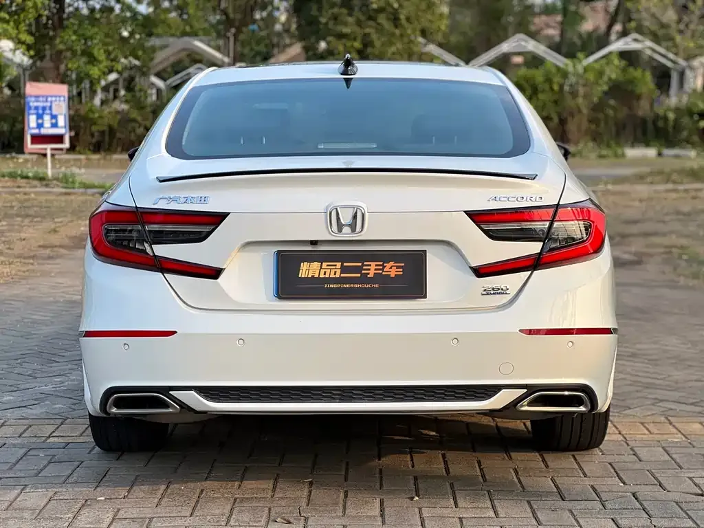 Honda Accord — фото 7
