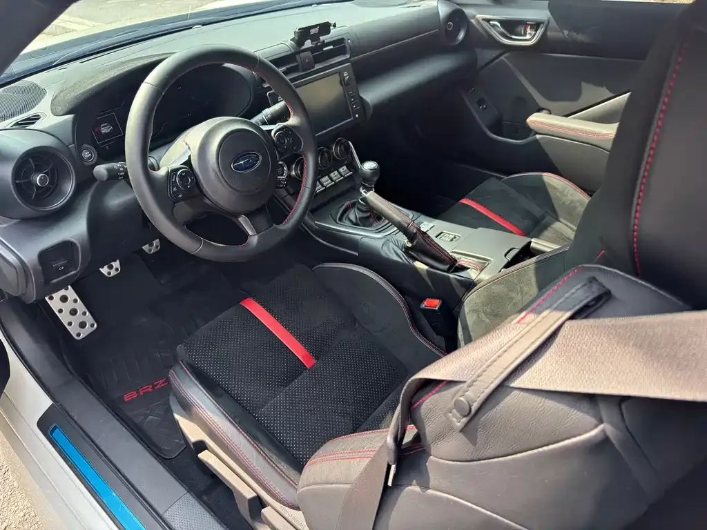 Subaru BRZ — фото 2