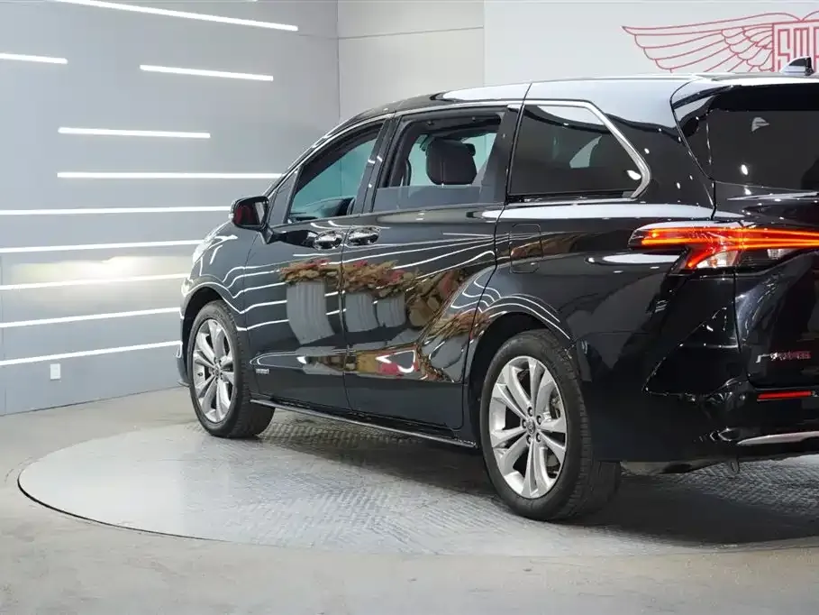 Toyota Sienna 2022 из CN, фото 3