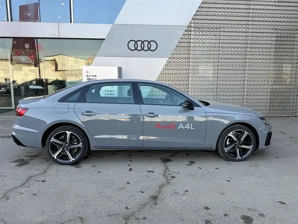 Audi A4L 2024 из CN, фото 9