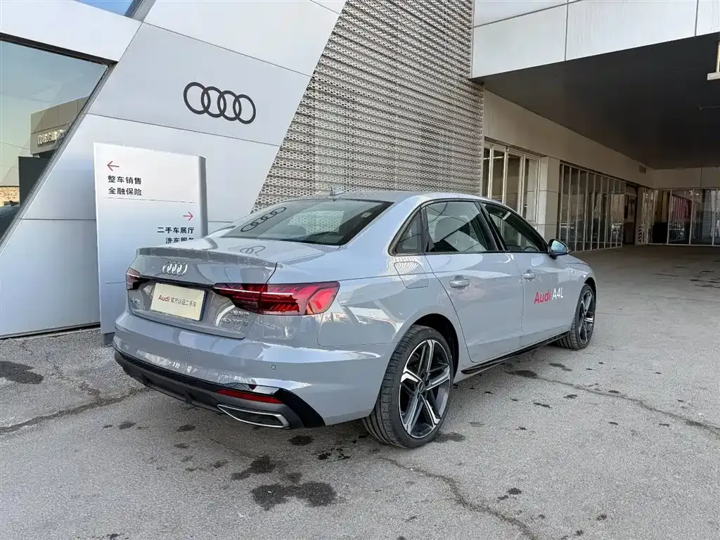 Audi A4L 2024 из CN, фото 7