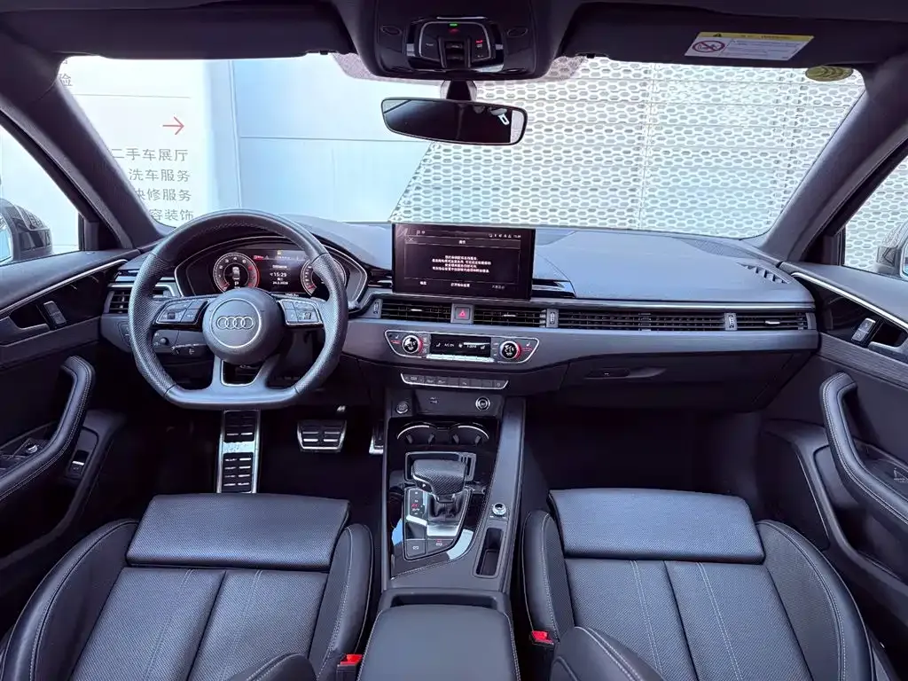 Audi A4L 2024 из CN, фото 2
