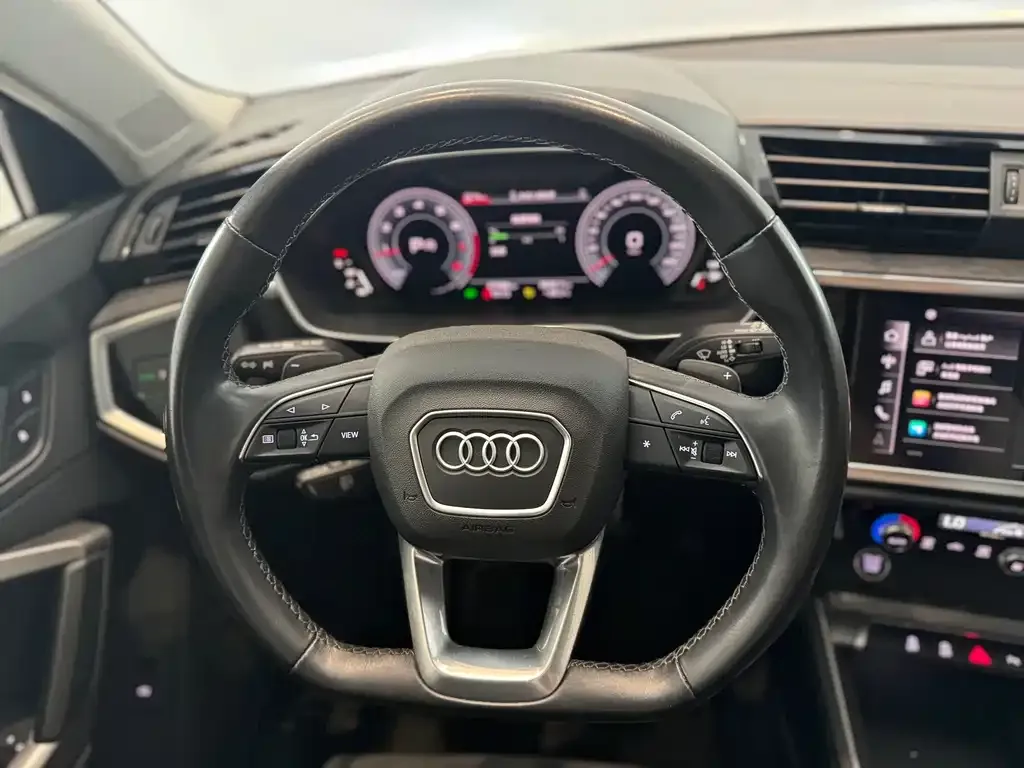 Audi Q3 — фото 9