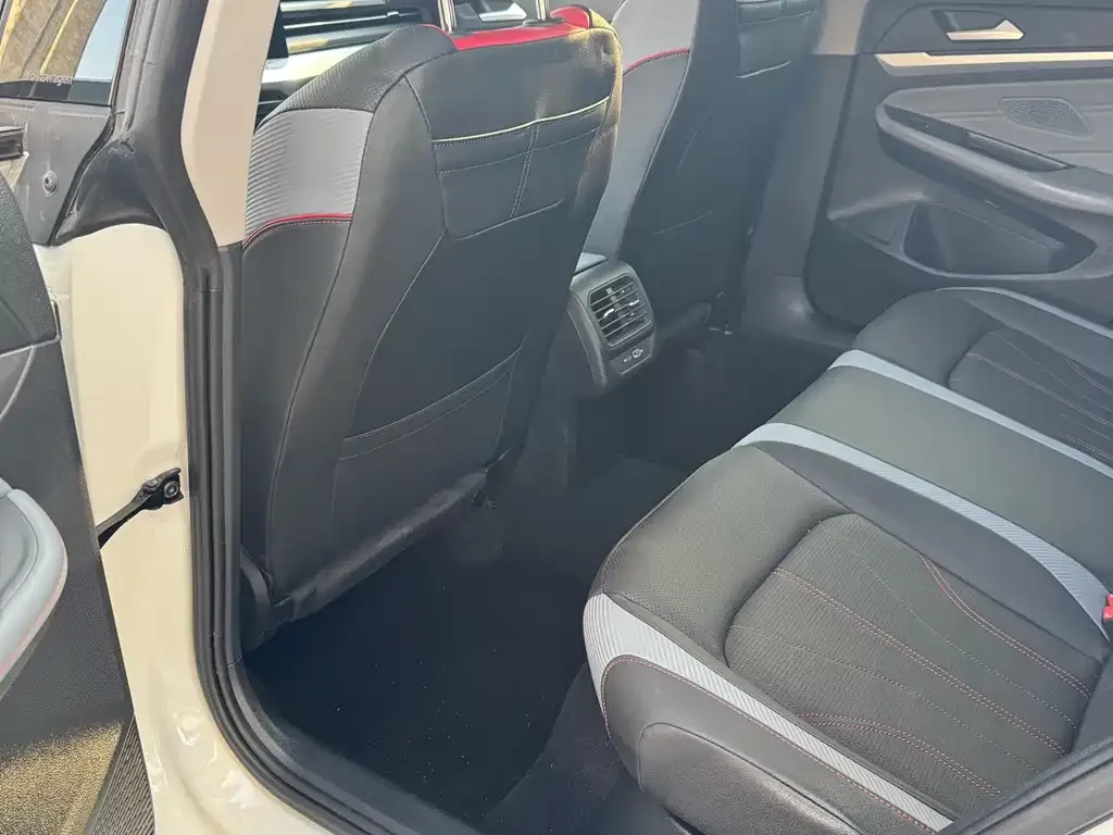 Volkswagen Lamando 2024 из CN, фото 6