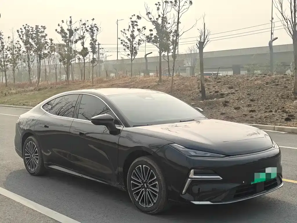 Geely Galaxy Xingyao 8 2025 из CN, фото 4