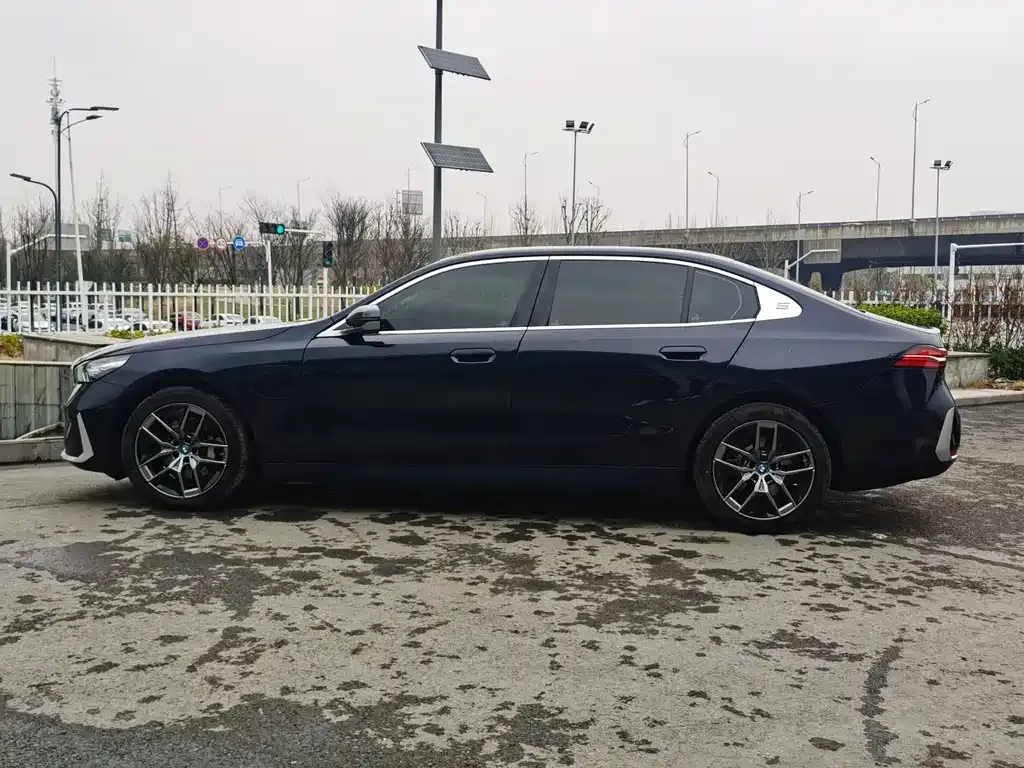 BMW i5 2025 из CN, фото 5