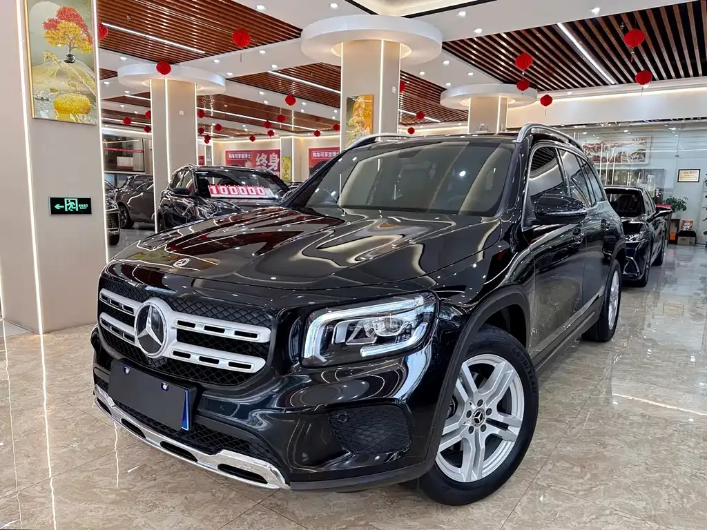 Mercedes-Benz GLB — фото 1