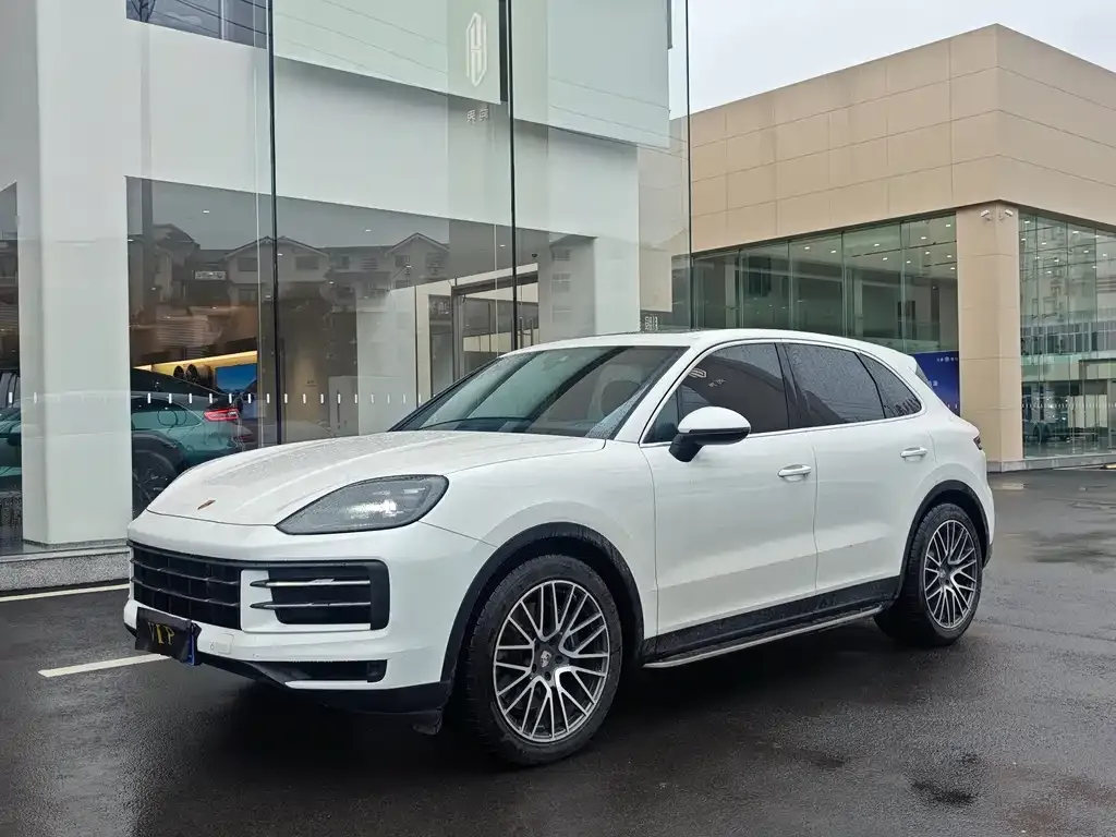 Porsche Cayenne — фото 1